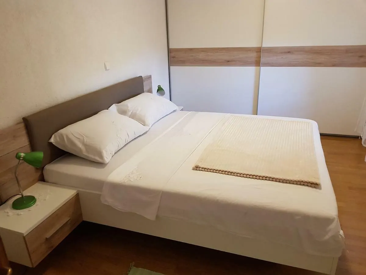 Apartman Kosic With A Large Pool Croatia