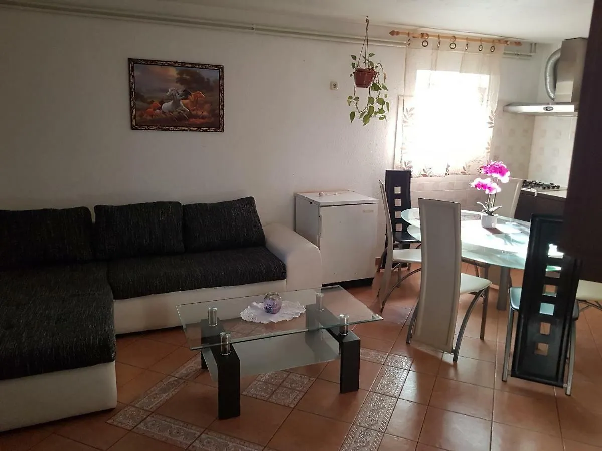 Apartman Kosic With A Large Pool 0*, Vrh (Krk)